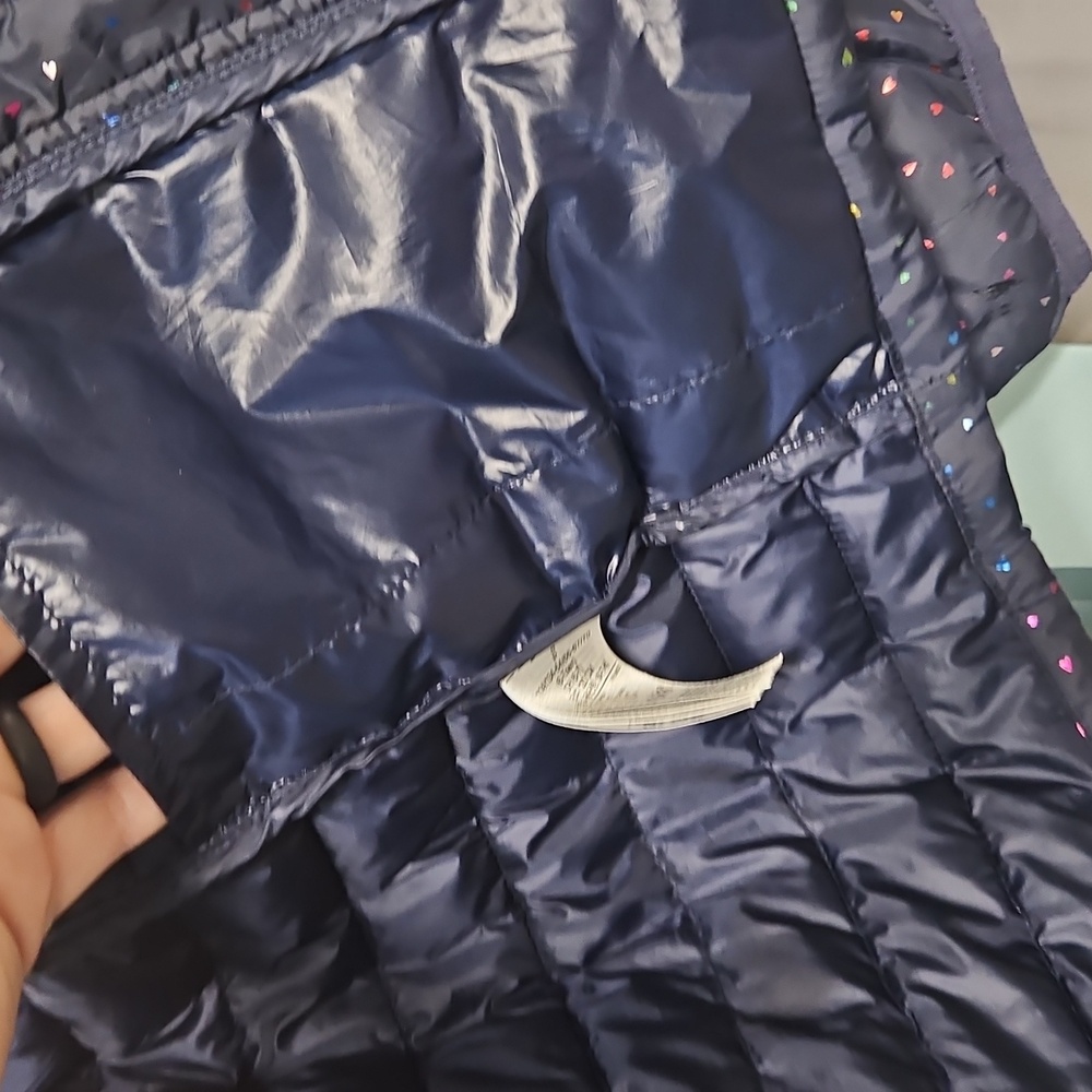 NEW GAP Kids Dark Blue Hooded Puffer with Multicolor Hearts - Picture 7 of 7